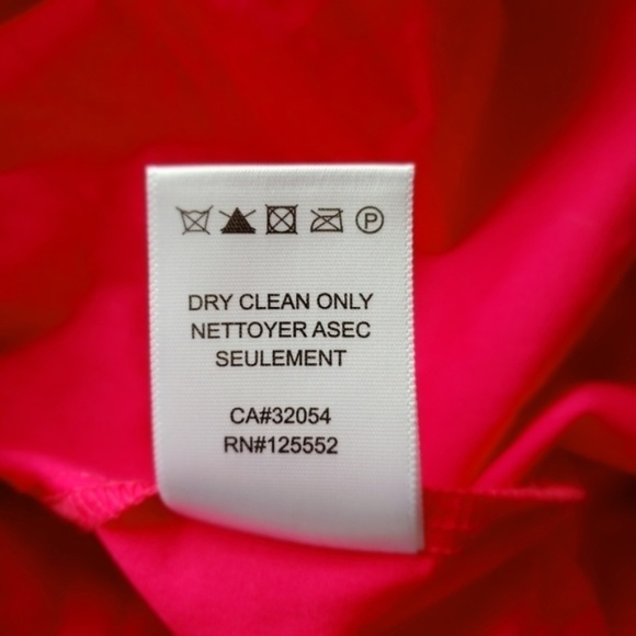 NEW Guest Editor Bright Pink V Ruffle Top XS - Picture 6 of 6